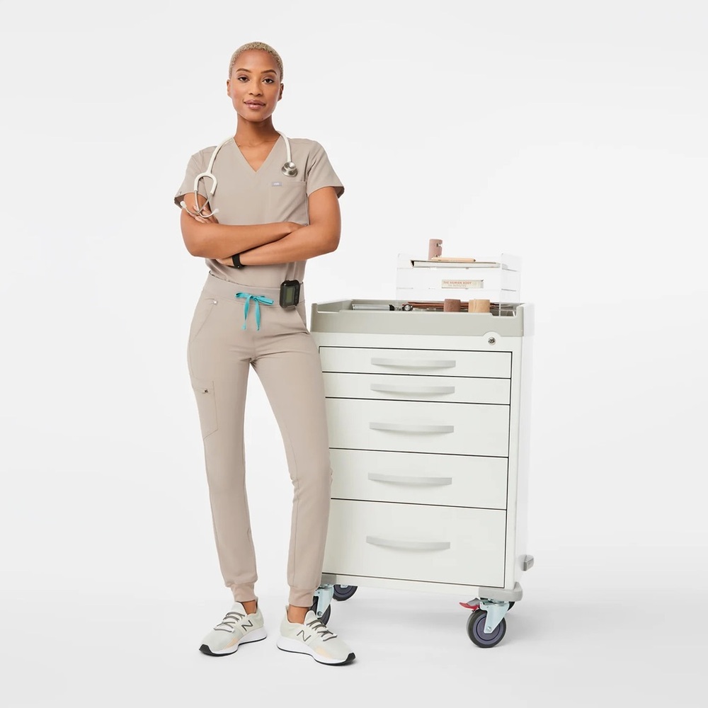 FIGS - Scrubs set  Rafaela Top Size XXS, Zamora Joggers size XS